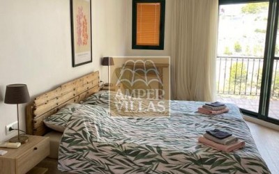 Красивые и просторные двухуровневые апартаменты с панорамным видом.